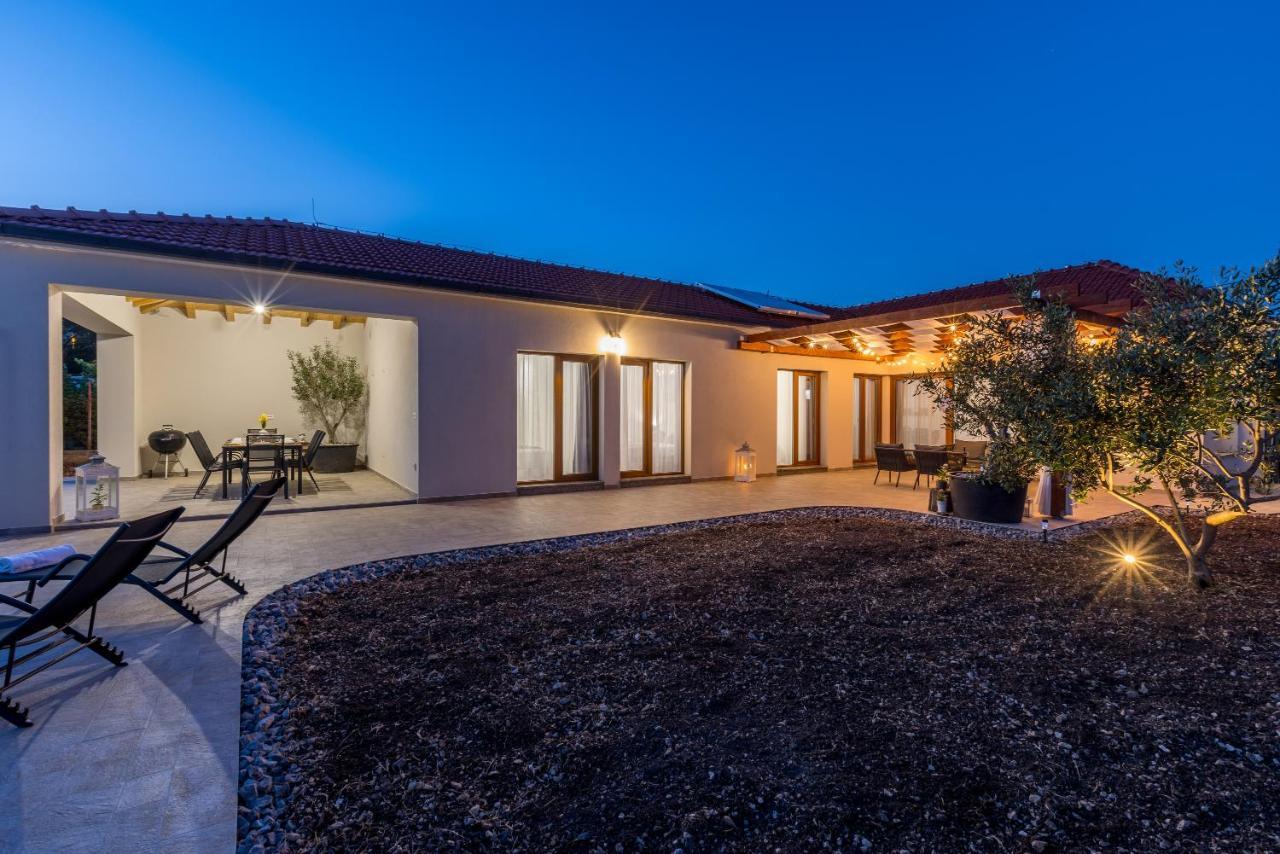 Villa Mamma Mia Kastela Exterior photo