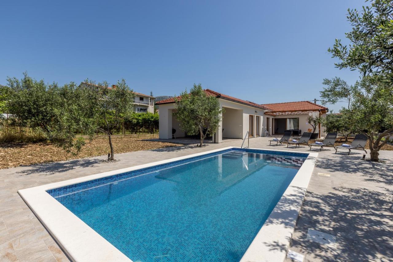 Villa Mamma Mia Kastela Exterior photo